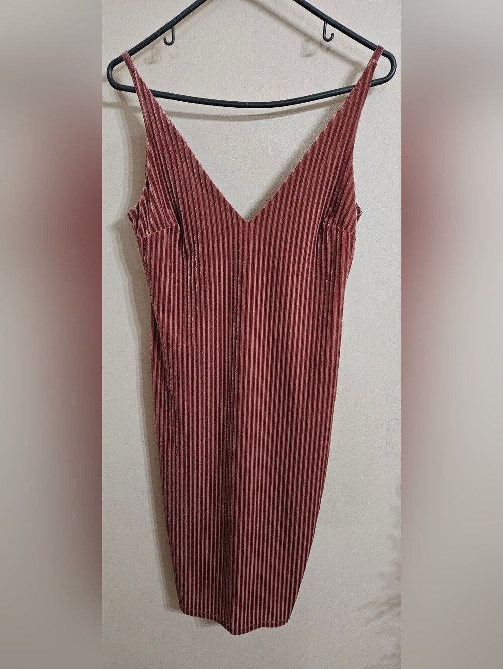 Forever 21 Ribbed V-Neck Midi Dress in Dusty Rose